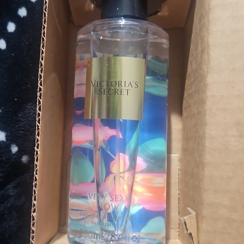 VICTORIA'S SECRET very sexy now FRAGRANCE MIST 8.4 Oz NEW